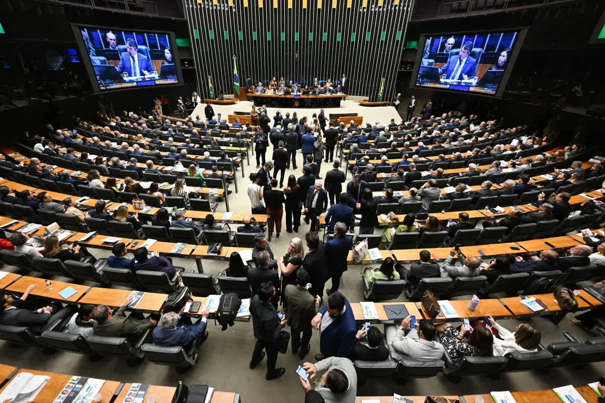 Comissão especial da câmara começa a discutir redução da maioridade penal para 16 anos